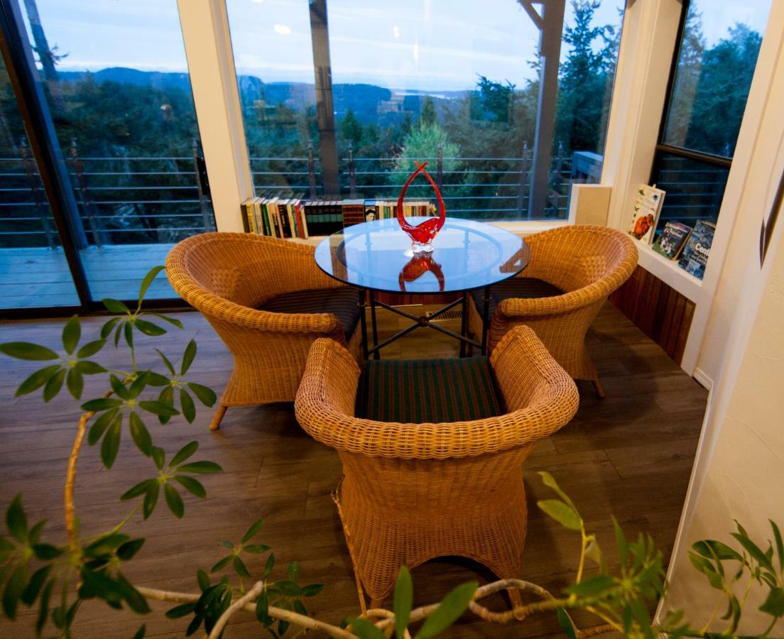Shangri-La Oceanfront Vacation Home 베드웰 하버 외부 사진